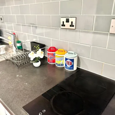 Centre - Modern 1br - Sleeps 3 Apartment Sheffield